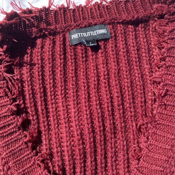 Burgundy Pretty little thing - Picture 2 of 3